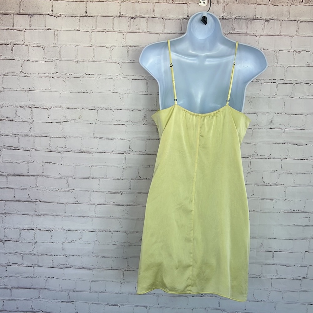 Alice + Olivia 100% silk slip yellow satin dress/pajama size small - Picture 11 of 17